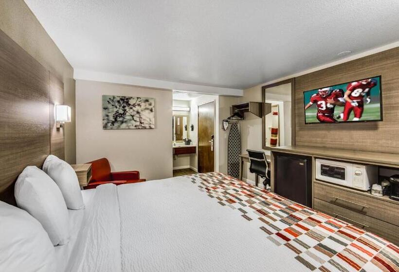 سوئیت با تخت بزرگ, Ramada By Wyndham Medford Airport North