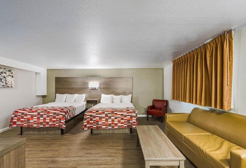 Suite Queen Bed, Ramada By Wyndham Medford Airport North