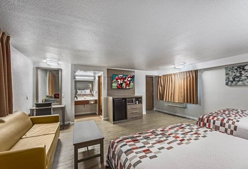 Suite Queen Bed, Ramada By Wyndham Medford Airport North