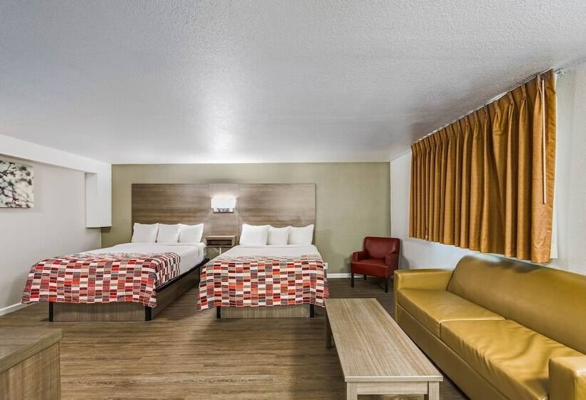 Suite Queen Bed, Ramada By Wyndham Medford Airport North