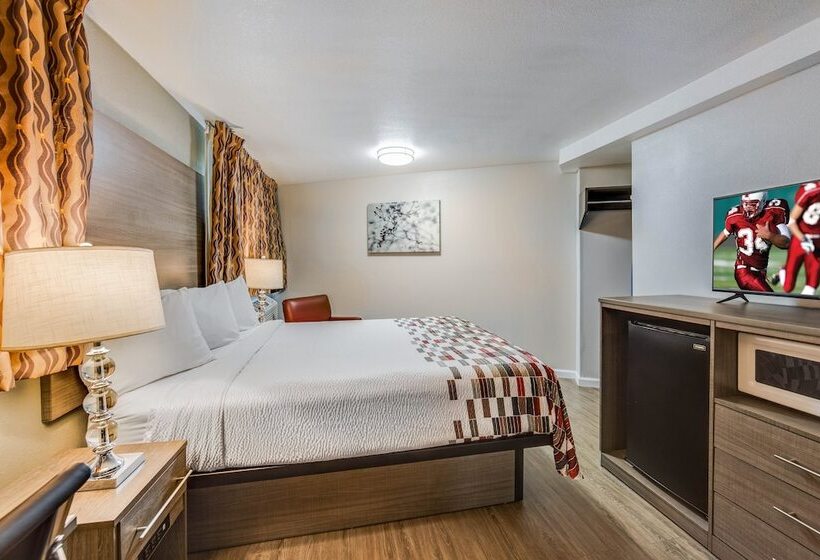 اتاق دلوکس مخصوص معلولین, Ramada By Wyndham Medford Airport North