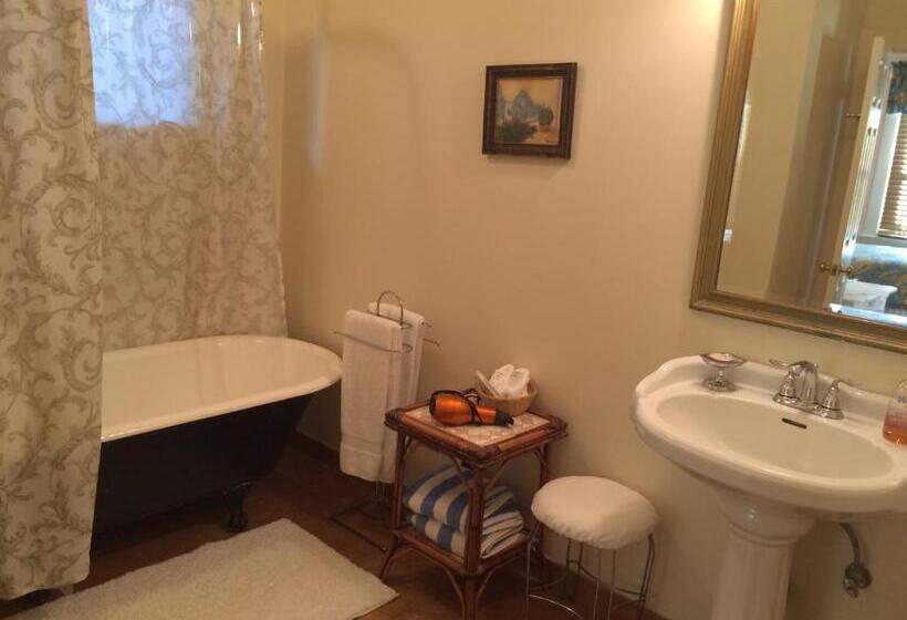 Люкс, Secret Garden Inn & Cottages