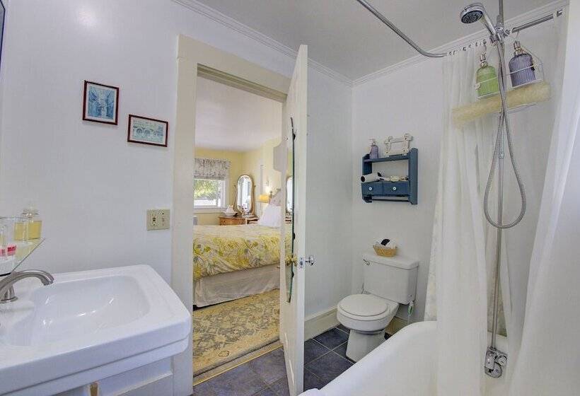 Номер Стандарт, Secret Garden Inn & Cottages