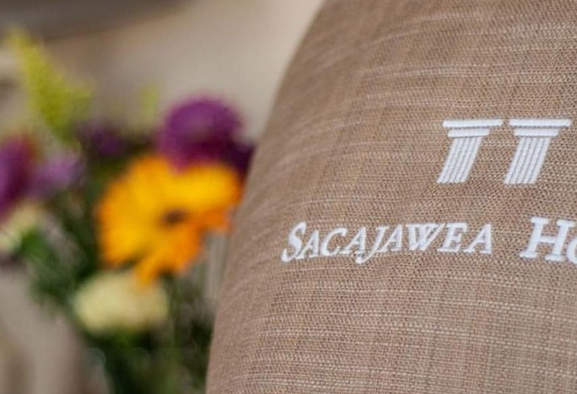 Люкс, The Sacajawea