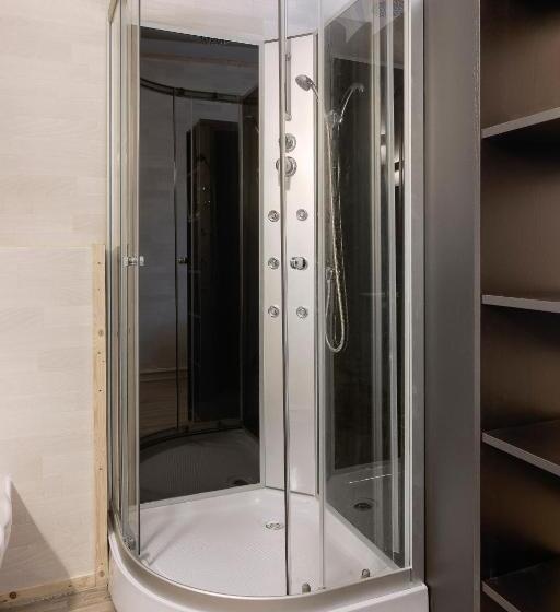 Номер Deluxe, B&b Langenberg   David Humeweg 9   1349 Da   Almere Oosterwold