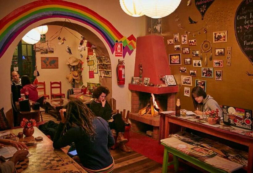 Cama em Quarto Compartilhado, Backpacker La Bo'm