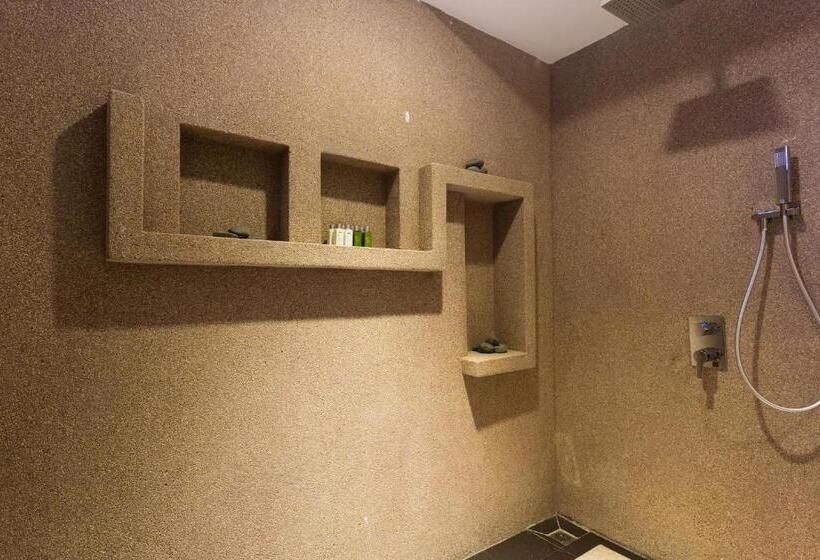 جناح, Golden Temple Boutique