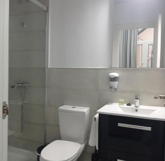 اتاق اکونومی, Planeta Cadiz Hostel