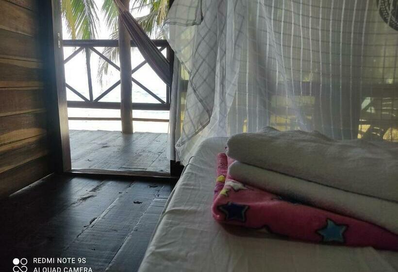 اتاق لوکس با بالکن و چشم‌انداز دریا, Hostal Estrellas Del Tayrona Playa Mendihuaca
