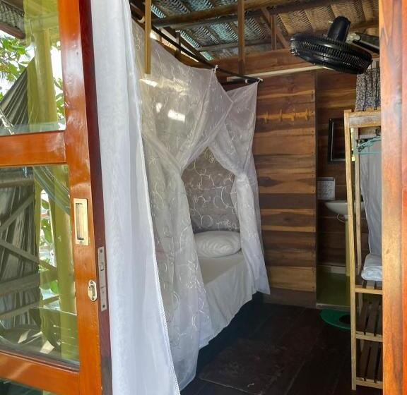 اتاق لوکس با بالکن و چشم‌انداز دریا, Hostal Estrellas Del Tayrona Playa Mendihuaca