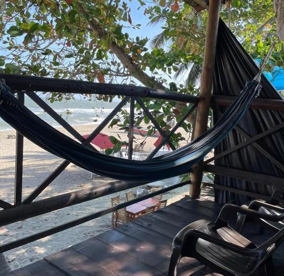 اتاق لوکس با بالکن و چشم‌انداز دریا, Hostal Estrellas Del Tayrona Playa Mendihuaca
