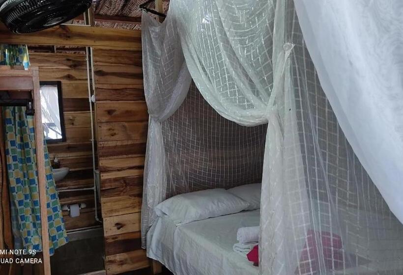 اتاق لوکس با بالکن و چشم‌انداز دریا, Hostal Estrellas Del Tayrona Playa Mendihuaca