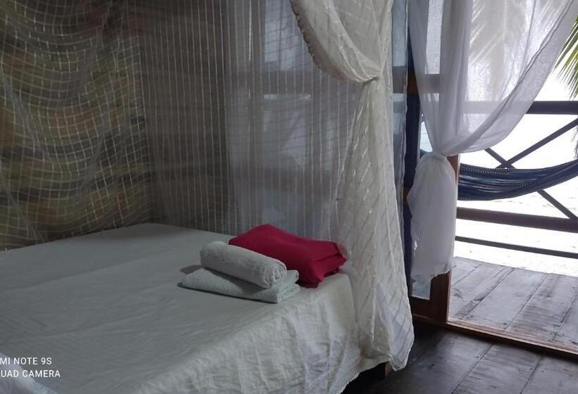 اتاق لوکس با بالکن و چشم‌انداز دریا, Hostal Estrellas Del Tayrona Playa Mendihuaca