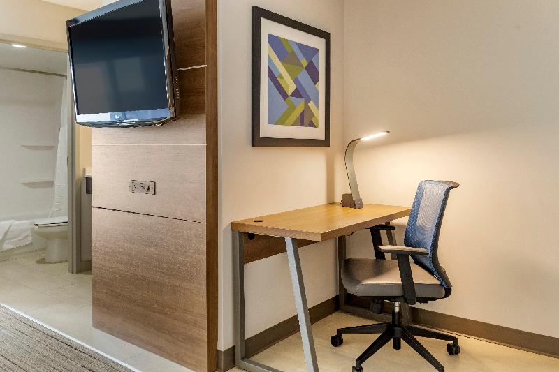 Люкс, Holiday Inn Express Hotel & Suites Albuquerque Midtown, An Ihg