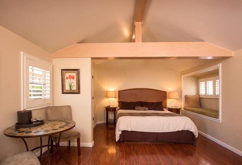 스탠다드 룸 킹사이즈 침대, Sunset Inn Pacific Grove