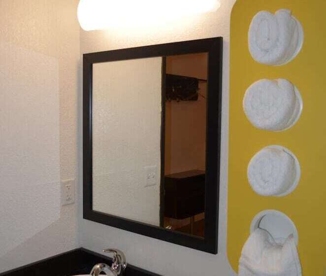 디럭스 룸, Motel 6 Kingsland Kings Bay Naval