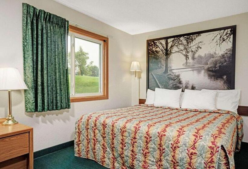 Люкс Кровать Кинг, Super 8 By Wyndham Rogers Minnesota