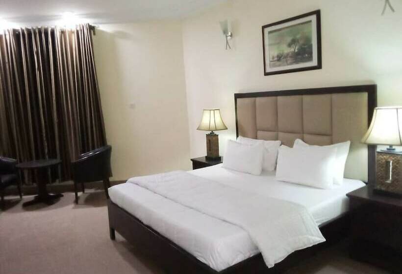 سوئیت با تخت بزرگ, Dees Hotels Apartment & Suites