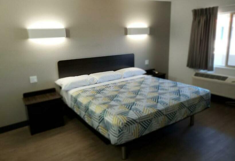 스탠다드 룸 킹사이즈 침대, Motel 6show Low, Az