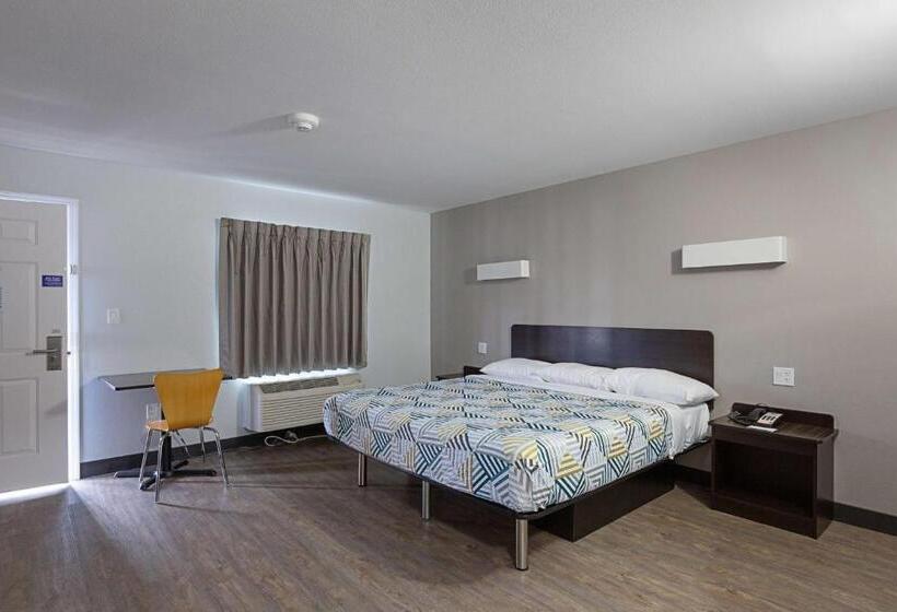 스탠다드 룸 킹사이즈 침대, Motel 6show Low, Az