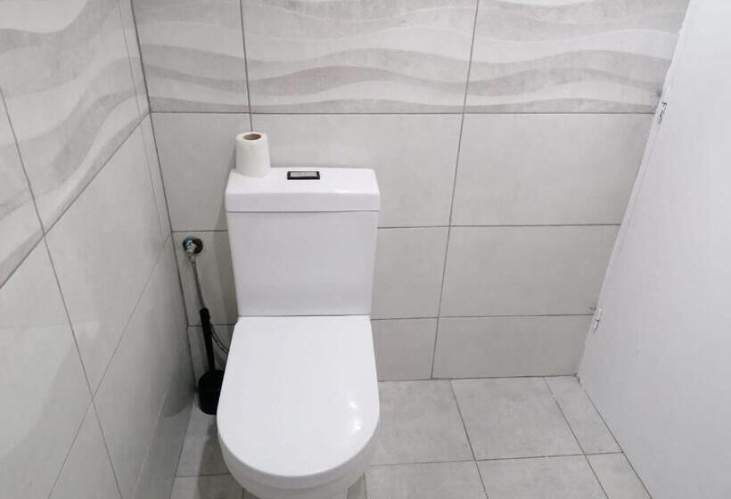 اتاق استاندارد چهار تخته, Chiado Open World Hostel