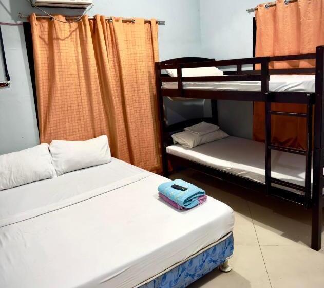 اتاق خانوادگی, V Cat Apartelle