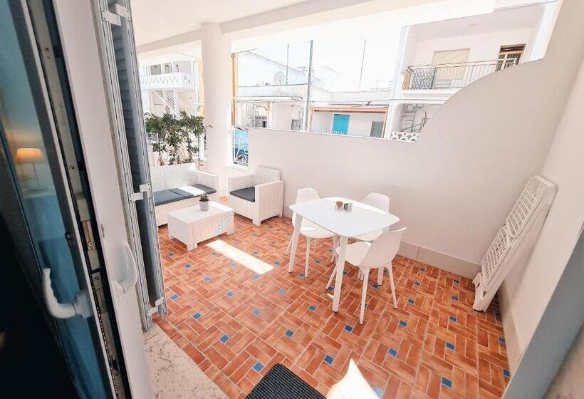 Номер Стандарт Трехместный, Kalinifta Rooms Apartment