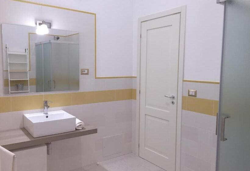 اتاق لوکس با بالکن, Resort Villa Isola B&b