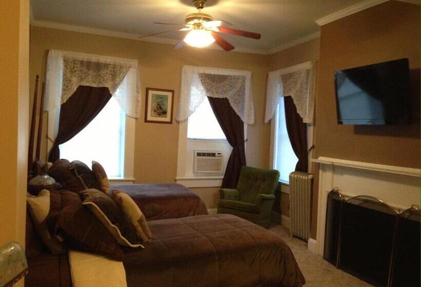 Номер Deluxe, The Tunnicliff Inn