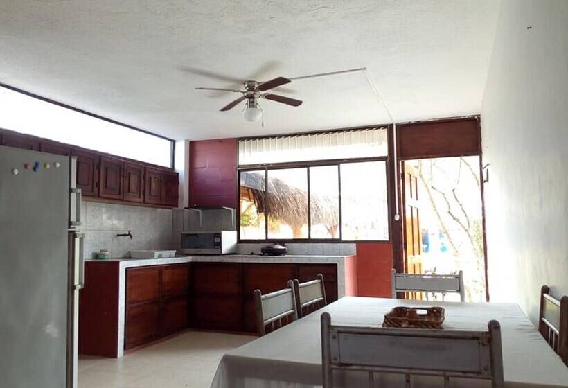 اتاق استاندارد سه نفره, Hospedaje Casa Playa