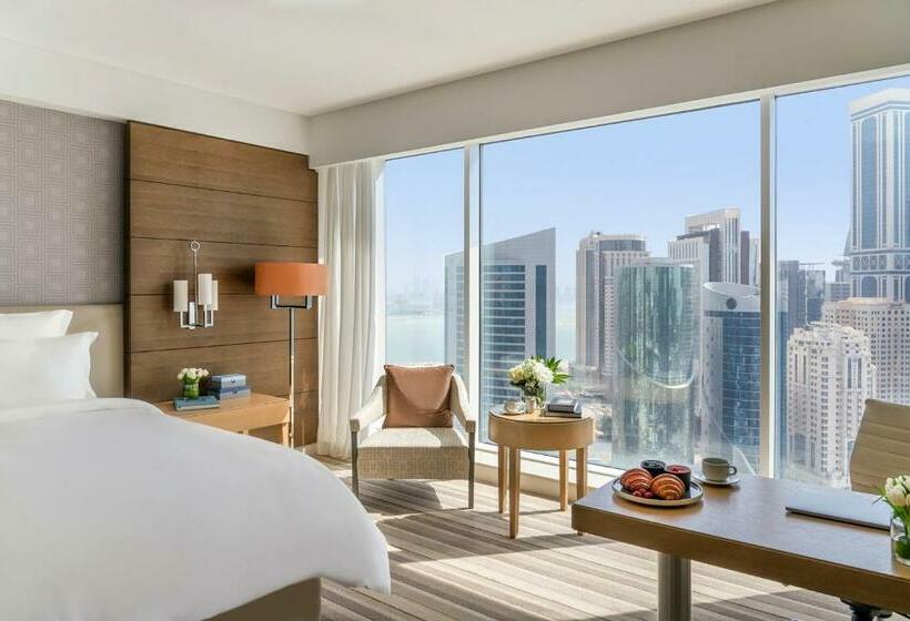 اتاق لوکس با تخت بزرگ, Pullman Doha West Bay
