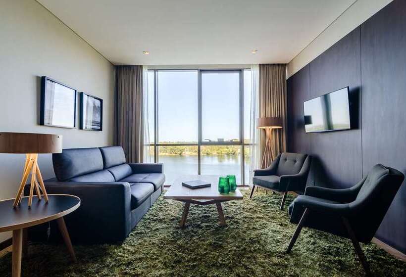 سوئیت با تخت بزرگ, Hampton By Hilton David