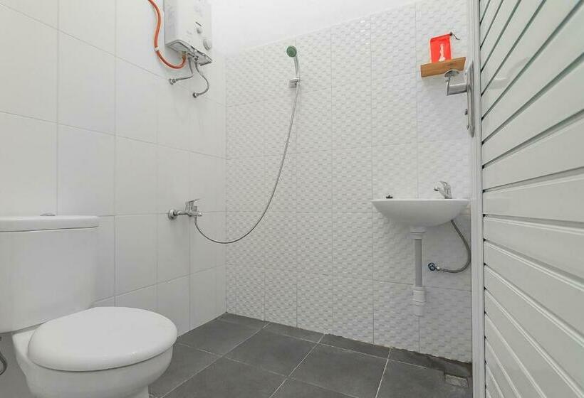 Номер Стандарт, Reddoorz Near Alun Alun Garut