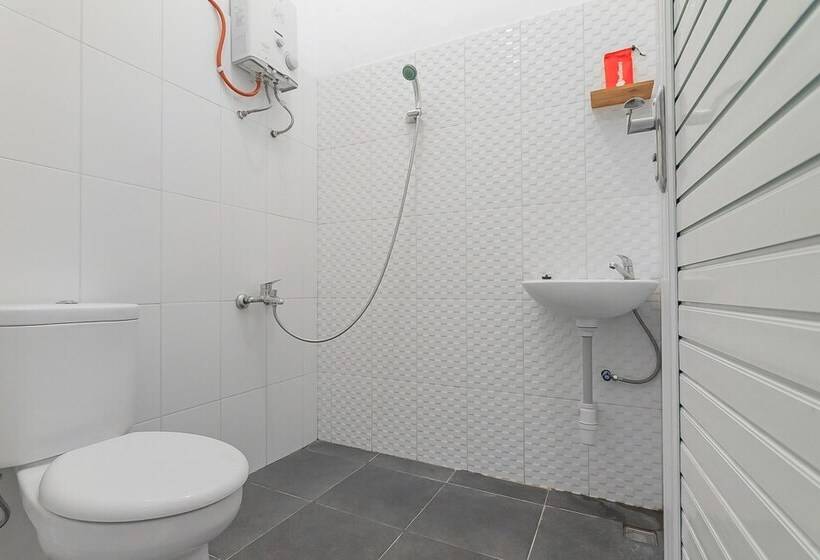 Номер Стандарт, Reddoorz Near Alun Alun Garut