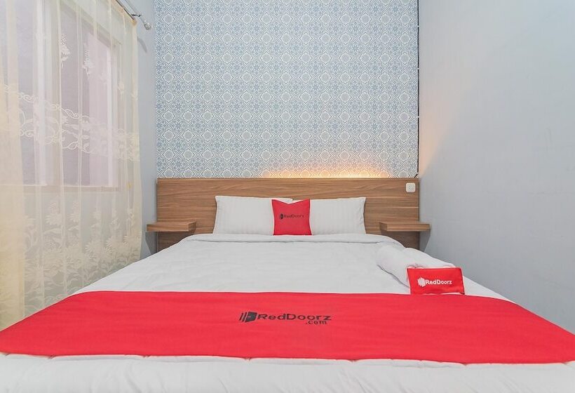 Номер Deluxe, Reddoorz Near Alun Alun Garut