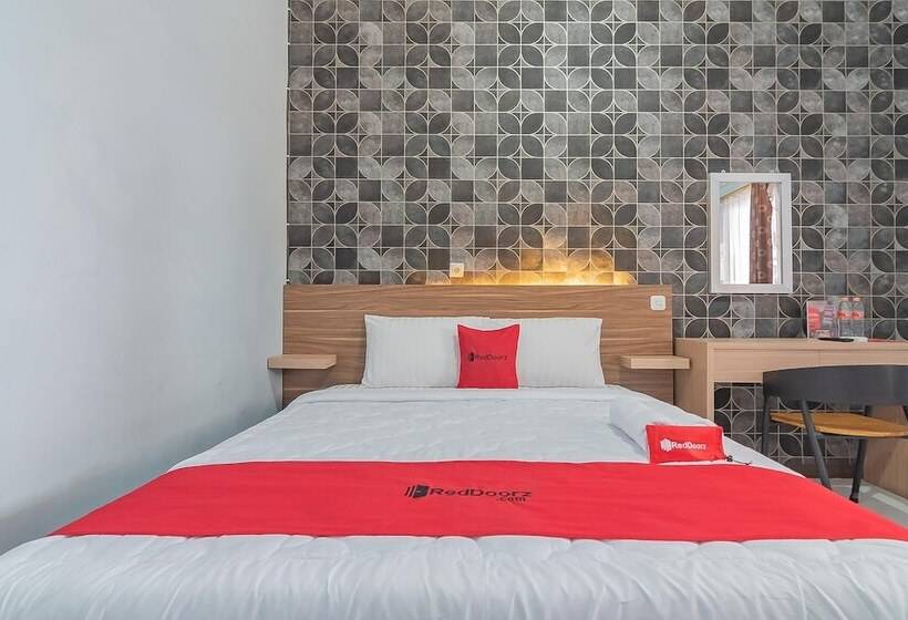 Номер Economy, Reddoorz Near Alun Alun Garut