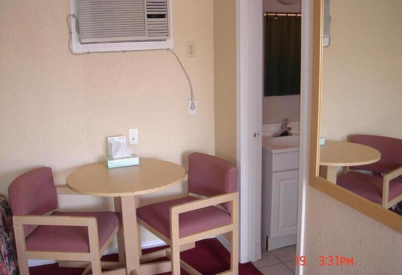Номер Стандарт, Tri Valley Inn & Suites