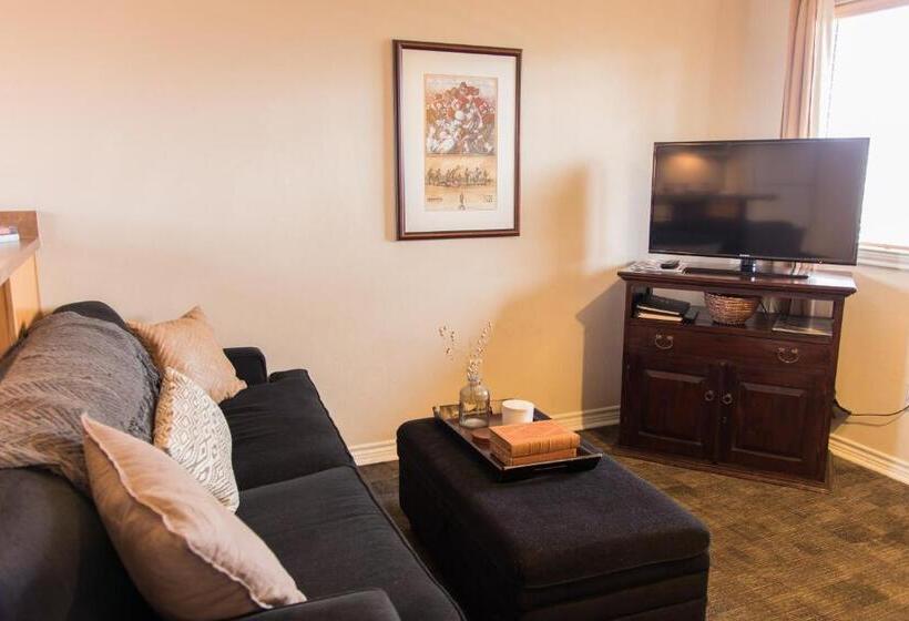 سوییت خانوادگی, Vineyard Court Designer Suites