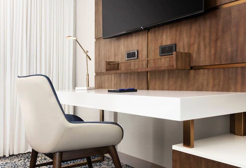 سوئیت برای معلولان, Delta Hotels By Marriott Virginia Beach Waterfront