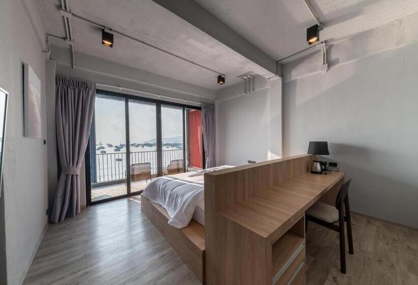 سوییت جونیور با چشم‌انداز دریا, Arch39 Phuket Beach Front   Sha Plus