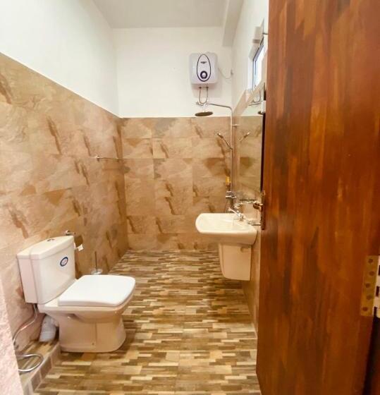 Quarto Familiar, Nirosha Guest House