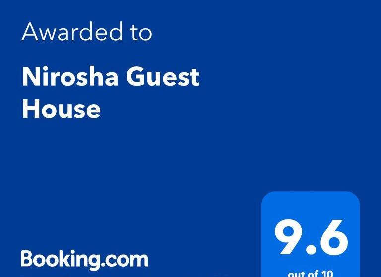 Quarto Familiar, Nirosha Guest House
