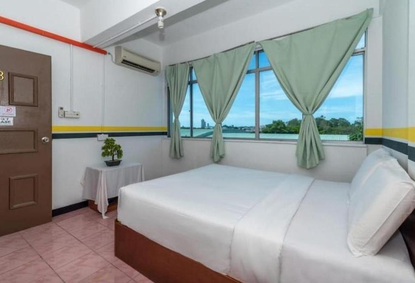 디럭스 룸 킹사이즈 침대, Spot On 89936 Sutera Inn