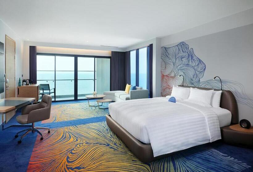 سوئیت جونیور با تخت بزرگ, Novotel Marina Sriracha