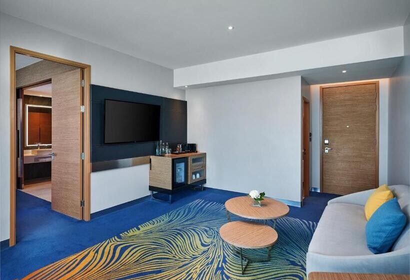 سوئیت با تخت بزرگ, Novotel Marina Sriracha