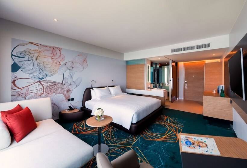 اتاق لوکس با چشم‌انداز دریا, Novotel Marina Sriracha