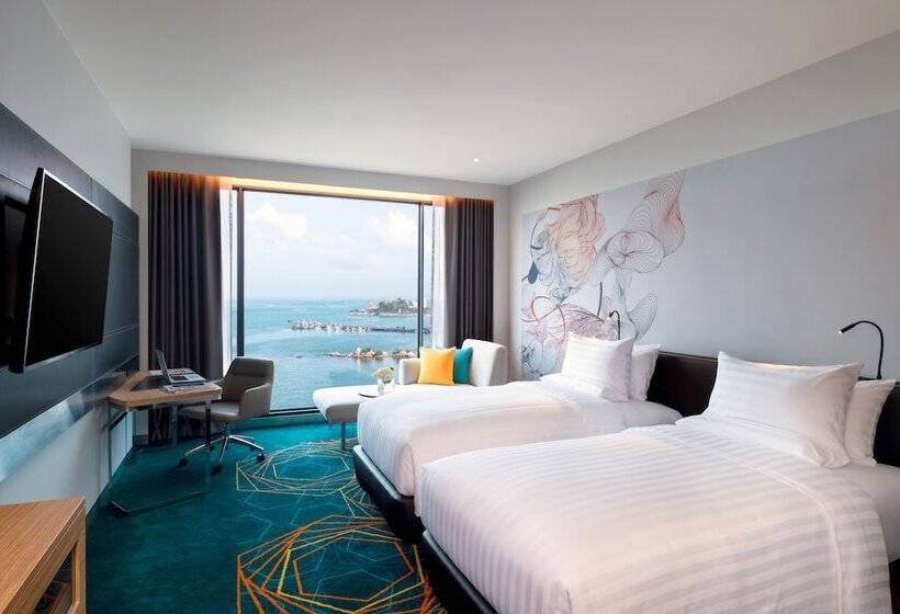 اتاق لوکس با چشم‌انداز دریا, Novotel Marina Sriracha