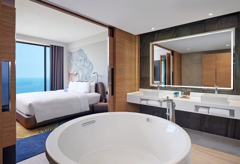 سوییت خانوادگی, Novotel Marina Sriracha