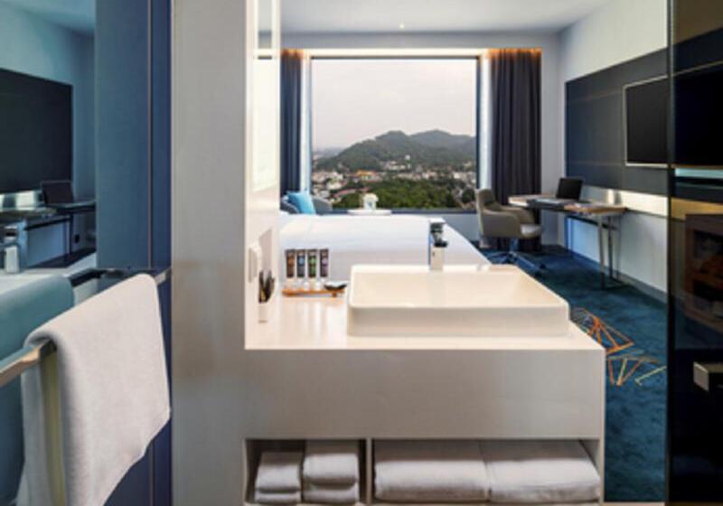 اتاق سوپریور با تخت بزرگ, Novotel Marina Sriracha