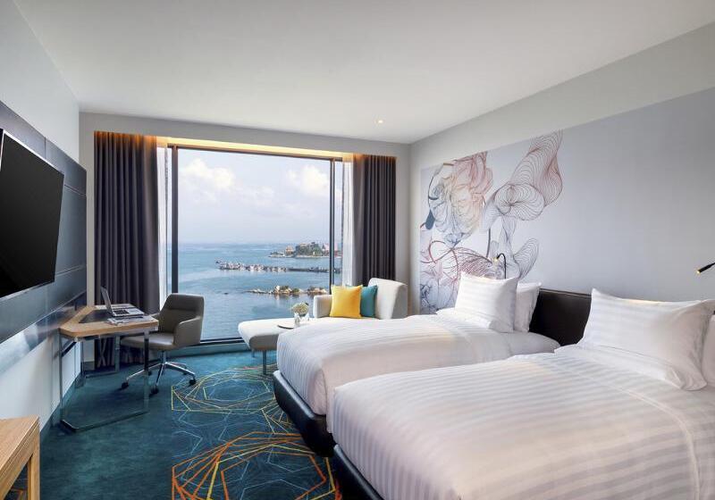 اتاق پرمیوم با چشم‌انداز دریا, Novotel Marina Sriracha